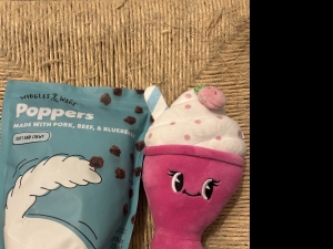 Primary image for the Wiggles and Wags Poppers Dog Treats with Toy. Auction Item