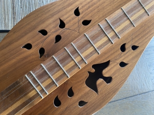 Secondary image for the BEAUTIFUL DULCIMER Auction Item