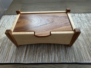 Primary image for the BEAUTIFULLY HANDMADE JEWELRY / TRINKET BOX Auction Item